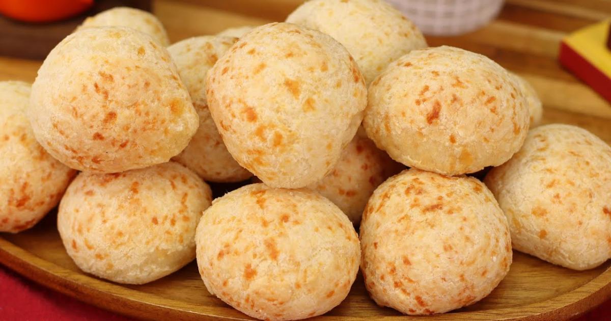 Receita mineira fácil com polvilho azedo e muito queijo....