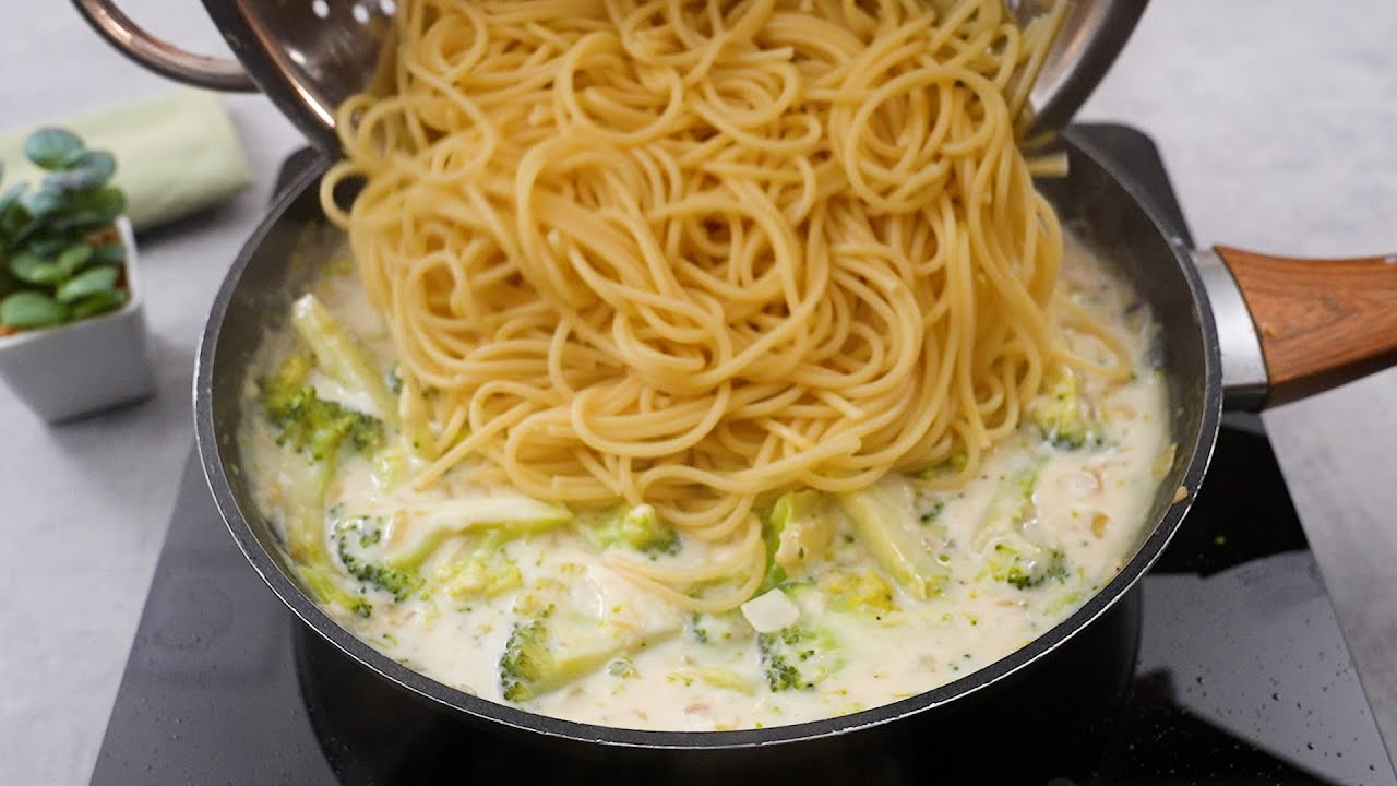O Macarrão Cremoso com Bacon e Brócolis Irresistível é fácil e prático, perfeito para o...