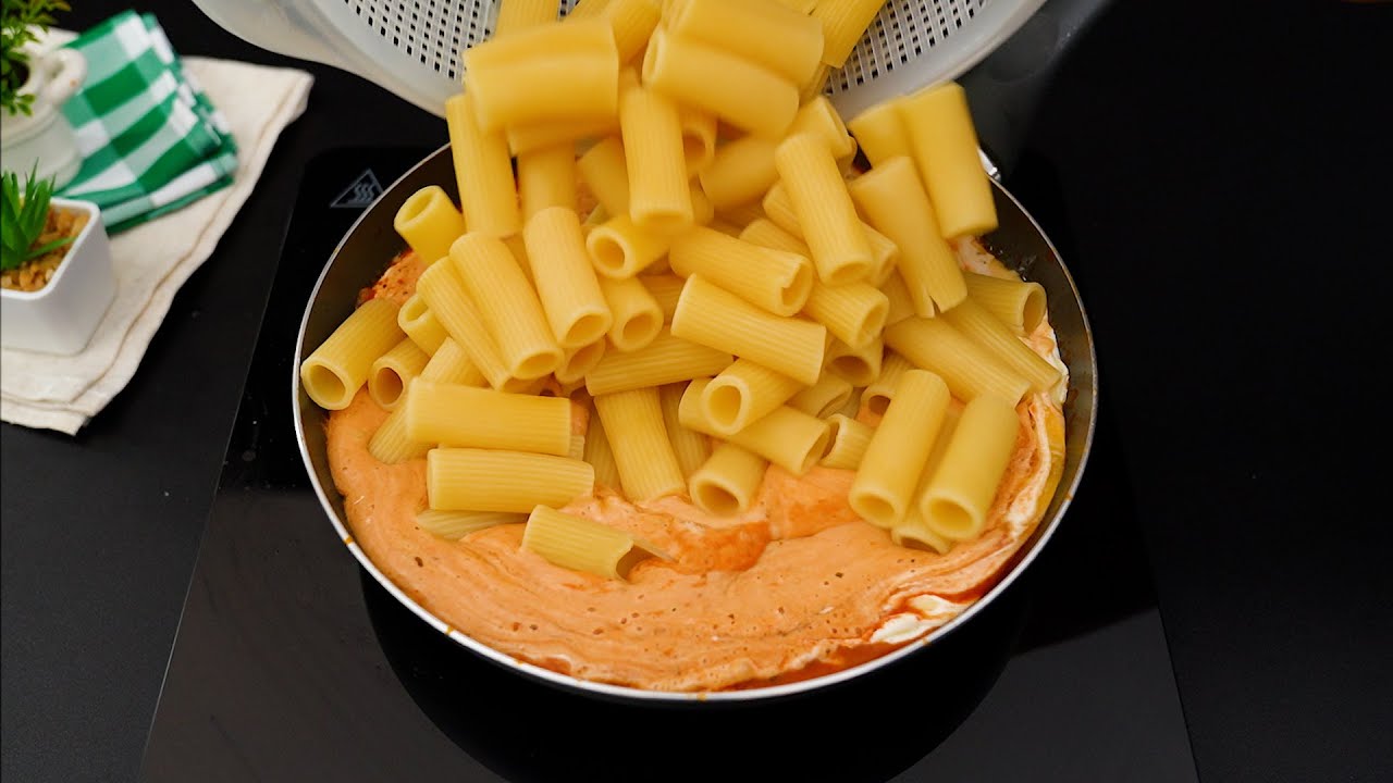 O Macarrão Cremoso com Toque de Chef Delicioso é fácil de fazer e fica com...