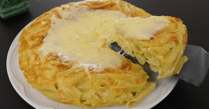 Massas: Macarrão com Frango e Ovos na Frigideira