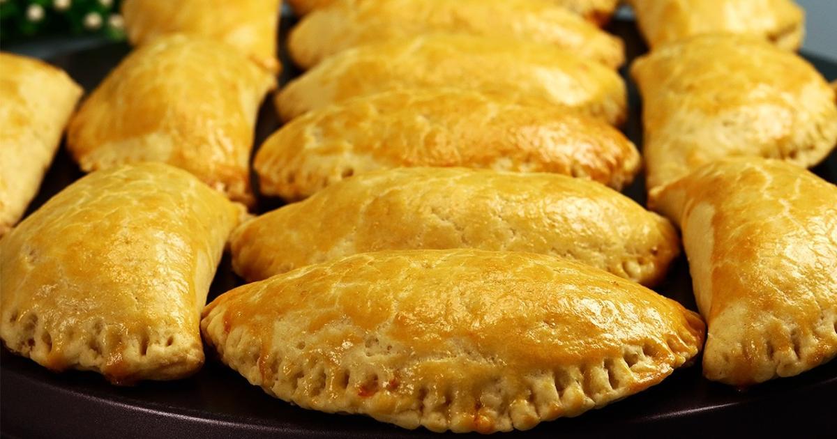 Pastel de forno com massa profissional feita com guaraná e poucos ingredientes....