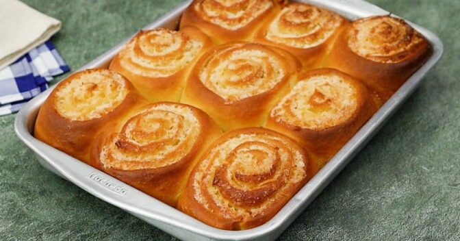 Pães: Pão Caseiro Doce Com Coco Ralado é fácil