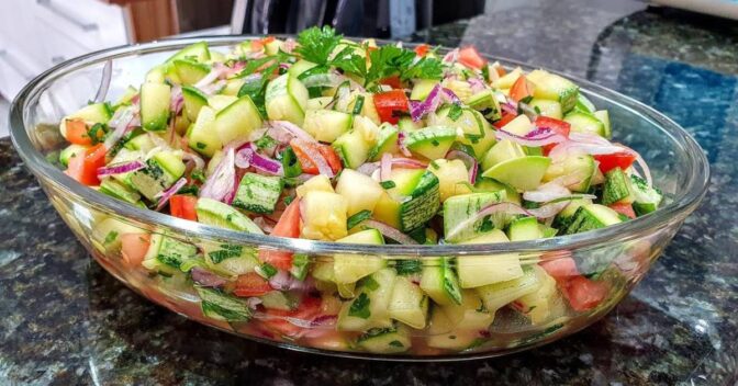 Saladas: Salada de Abobrinha Cozida Com Limão e Cebola