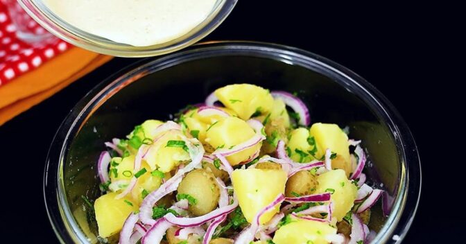 Saladas: Salada de Batata com Molho Secreto