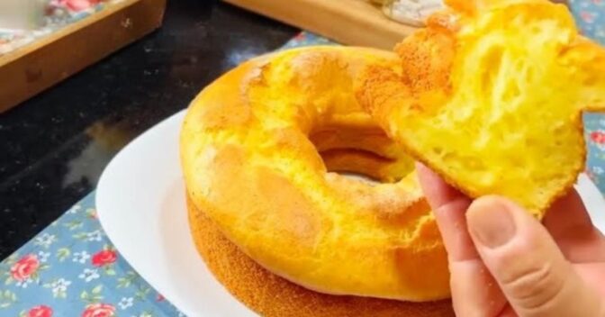 Lanche: Você Nunca Comeu um Bolo de Queijo de Liquidificador Tão Gostoso Assim