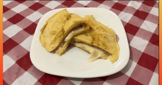 Lanche: Essa Crepioca Recheada com Queijo e Presunto Fica Pronta em 5 Minutos
