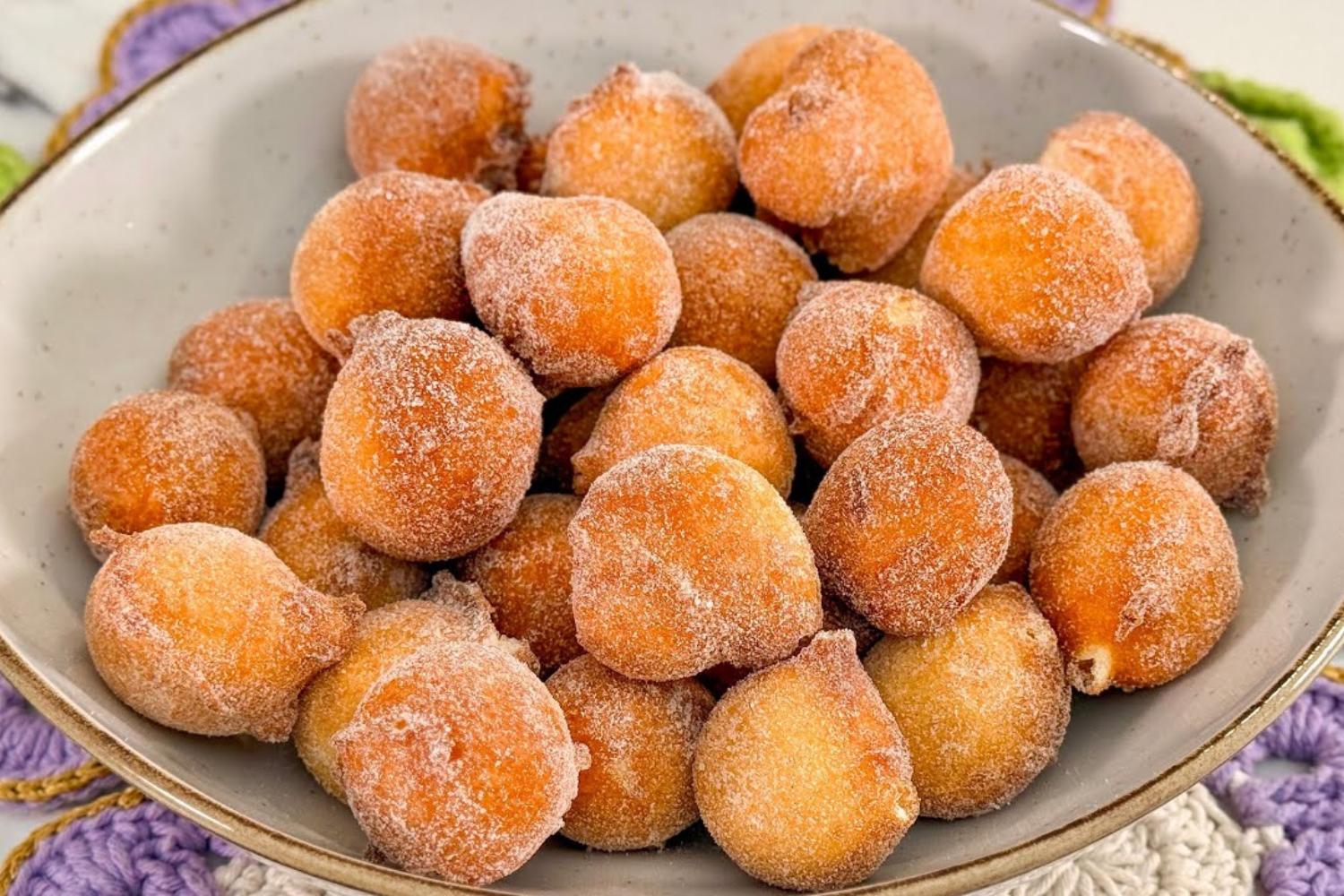 Esse Bolinho de Chuva Simples Vai Ser o Seu Novo Favorito