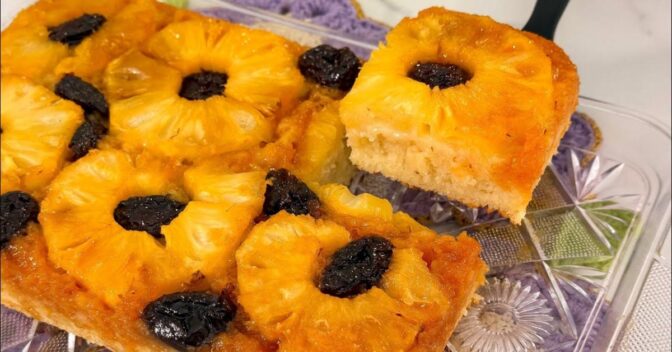 Especiais: Esse Bolo de Abacaxi com Massa de Iogurte Vai Te Surpreender