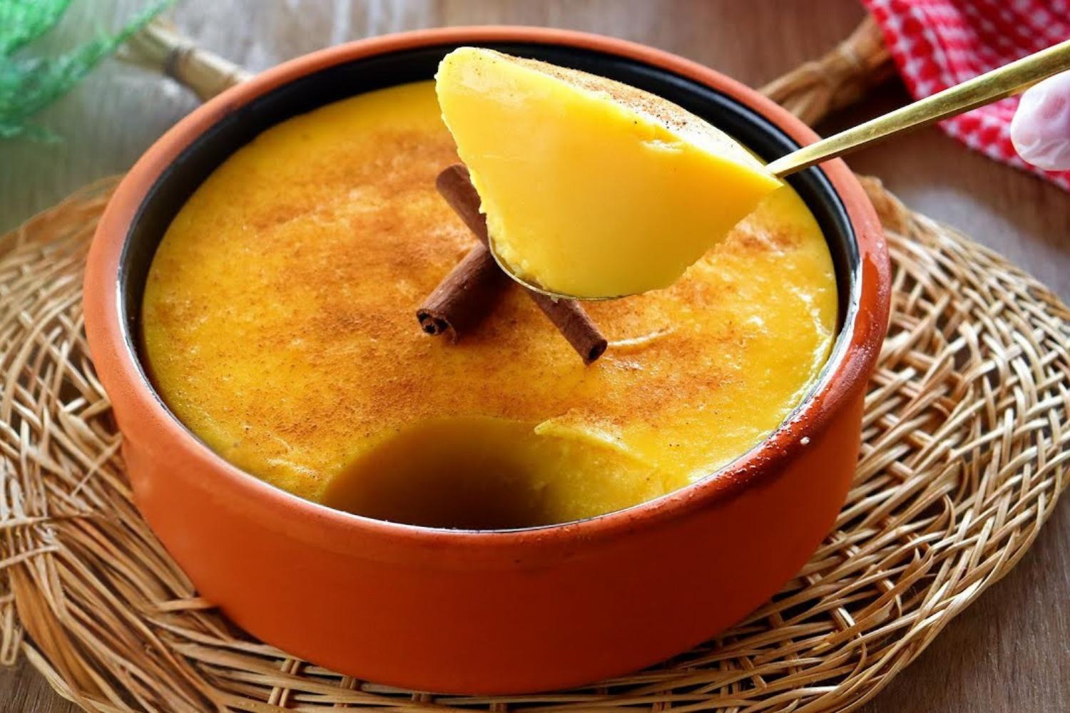 Cural de milho cremoso com canela por cima...