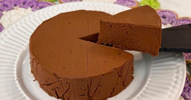 Sobremesas: Torta Mousse de Chocolate com 2 Ingredientes Que Vai Surpreender Você