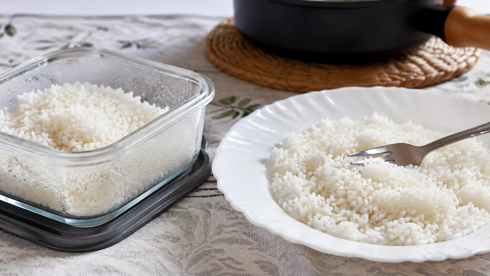 O arroz que sobra do almoço costuma seguir um de dois destinos: vira acompanhamento no...