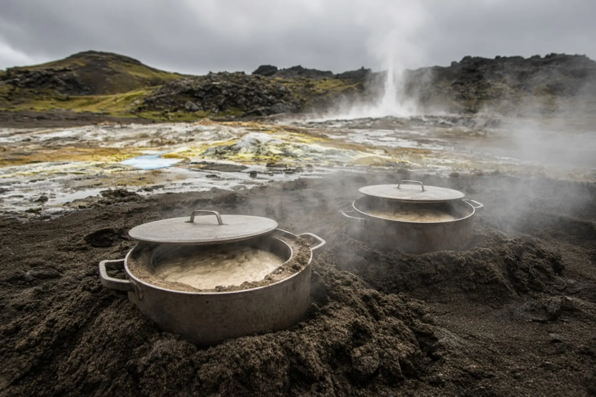Na Islândia, um país de vulcões ativos e fontes termais, a geologia se transforma em...